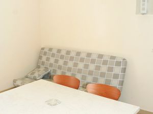 23927228-Ferienwohnung-3-Stara Novalja-300x225-1