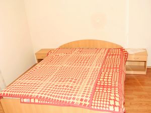 23927228-Ferienwohnung-3-Stara Novalja-300x225-4