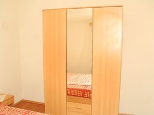 23927228-Ferienwohnung-3-Stara Novalja-300x225-5