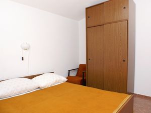 23927446-Ferienwohnung-4-Stara Novalja-300x225-4