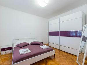 23929134-Ferienwohnung-4-Stara Novalja-300x225-4