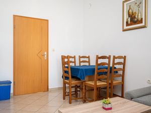 23916949-Ferienwohnung-4-Stara Novalja-300x225-4