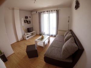 22440711-Ferienwohnung-4-Stari Grad-300x225-3