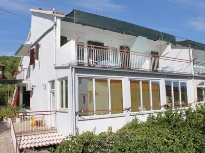 Ferienwohnung für 2 Personen in Stari Grad 2/10