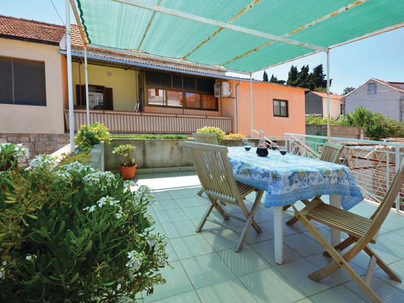 23724968-Ferienwohnung-5-Stari Grad-800x600-0