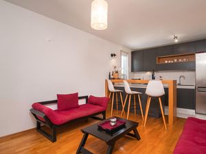 23746911-Ferienwohnung-3-Stari Grad-300x225-5