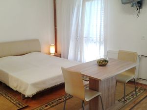 18321578-Ferienwohnung-2-Stari Grad-300x225-3