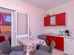 18922889-Ferienwohnung-3-Stari Grad-300x225-1