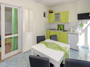 18923913-Ferienwohnung-3-Stari Grad-300x225-2