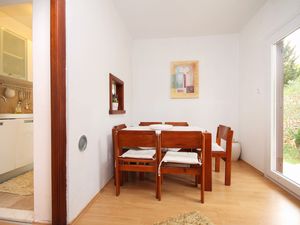 19126863-Ferienwohnung-5-Stari Grad-300x225-4