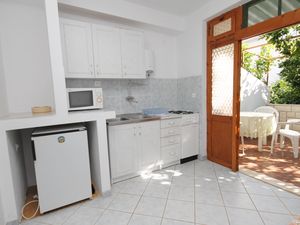 19126902-Ferienwohnung-2-Stari Grad-300x225-3