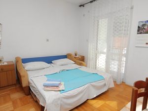 19128194-Ferienwohnung-2-Stari Grad-300x225-1