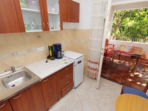 23928700-Ferienwohnung-2-Stari Grad-300x225-2