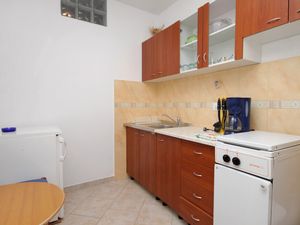 23928700-Ferienwohnung-2-Stari Grad-300x225-3