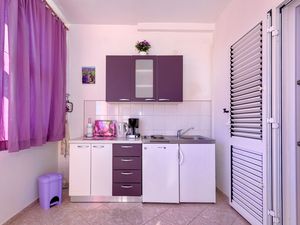 23930466-Ferienwohnung-2-Stari Grad-300x225-3