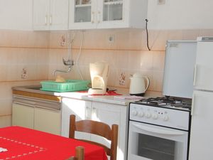 23928701-Ferienwohnung-2-Stari Grad-300x225-5