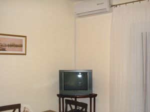 23928705-Ferienwohnung-4-Stari Grad-300x225-2