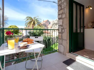 Ferienwohnung für 2 Personen (20 m²) in Stari Grad 2/10