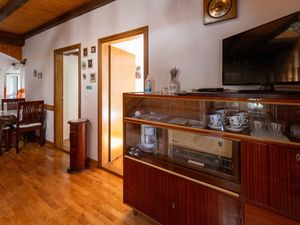 23951713-Ferienwohnung-6-Stari Grad-300x225-2