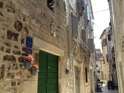 Ferienwohnung für 6 Personen in Stari Grad 1/10