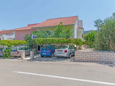Ferienwohnung für 2 Personen (22 m²) in Stari Grad 1/9