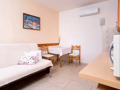 Ferienwohnung für 2 Personen (30 m²) in Stari Grad 8/10