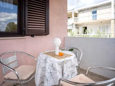 Ferienwohnung für 2 Personen (30 m²) in Stari Grad 2/10