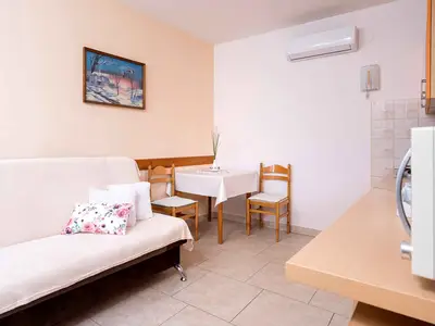 Ferienwohnung für 2 Personen (30 m²) in Stari Grad 6/10