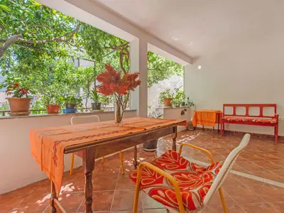 Ferienwohnung für 2 Personen (22 m²) in Stari Grad 2/10