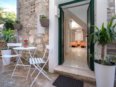 Ferienwohnung für 2 Personen (23 m²) in Stari Grad 3/10