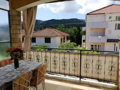 Ferienwohnung für 2 Personen (25 m²) in Stari Grad 1/10
