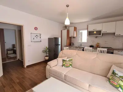 Ferienwohnung für 3 Personen (49 m²) in Stari Grad 1/10