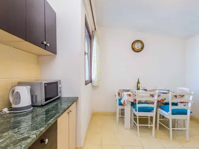 Ferienwohnung für 3 Personen (30 m²) in Starigrad 6/10