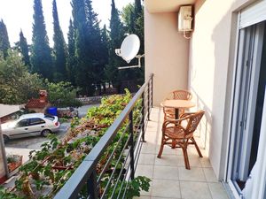 23779928-Ferienwohnung-4-Starigrad-Paklenica-300x225-4