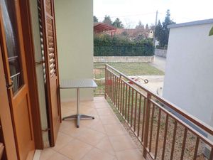 23780245-Ferienwohnung-8-Starigrad-Paklenica-300x225-2