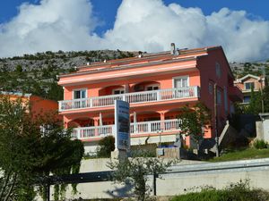 22434929-Ferienwohnung-4-Starigrad-Paklenica-300x225-1