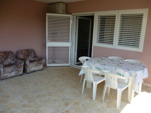 23769012-Ferienwohnung-5-Starigrad-Paklenica-300x225-3