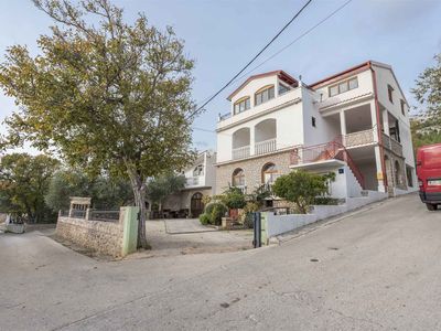 Ferienwohnung für 8 Personen (110 m²) in Starigrad-Paklenica 1/10