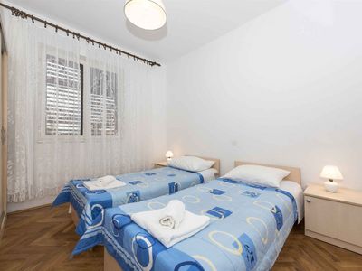 Ferienwohnung für 8 Personen (110 m²) in Starigrad-Paklenica 6/10