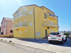 23959143-Ferienwohnung-5-Starigrad-Paklenica-300x225-5