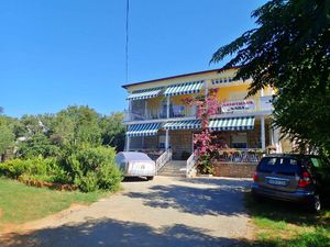 23776949-Ferienwohnung-6-Starigrad-Paklenica-300x225-0