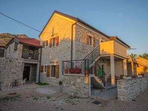 Ferienwohnung für 6 Personen (48 m²) in Starigrad-Paklenica