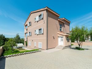 23846658-Ferienwohnung-4-Starigrad-Paklenica-300x225-5