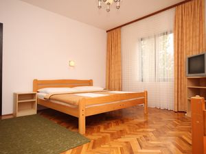 Ferienwohnung für 3 Personen (30 m&sup2;) in Starigrad-Paklenica