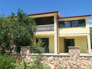 23326511-Ferienwohnung-4-Starigrad-Paklenica-300x225-0