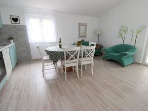 Ferienwohnung für 7 Personen (85 m²) in Starigrad-Paklenica