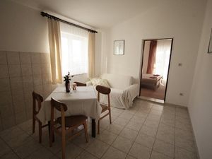 23929397-Ferienwohnung-2-Starigrad-Paklenica-300x225-1