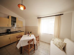 23929397-Ferienwohnung-2-Starigrad-Paklenica-300x225-2