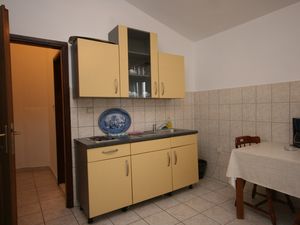 23929397-Ferienwohnung-2-Starigrad-Paklenica-300x225-3