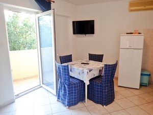 Ferienwohnung für 3 Personen (35 m²) in Starigrad-Paklenica